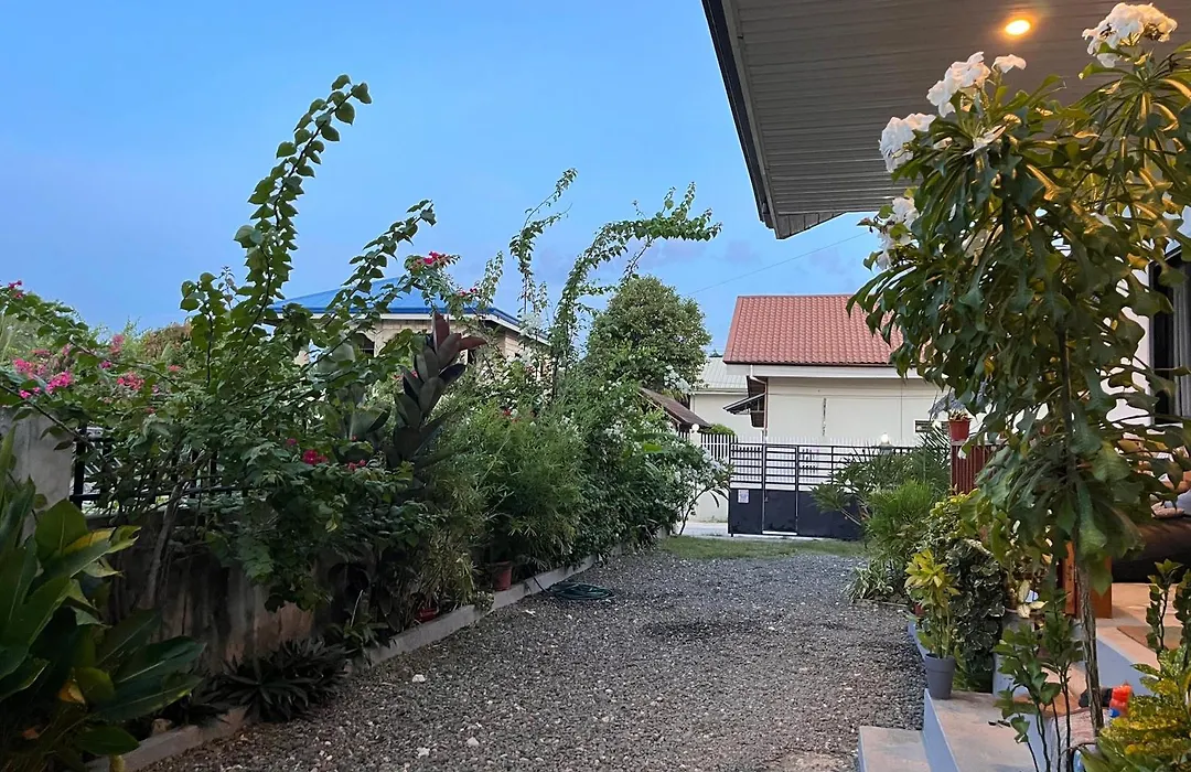 Momo Hostel-1